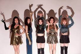 Red Velvet Members React To Irene S Extreme Aegyo Koreaboo Beludru Merah Gadis Korea Gadis Cantik