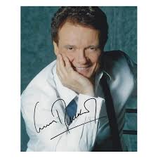 Biographie en décembre 1970, sa victoire au célèbre show italien. Massimo Ranieri Autograph