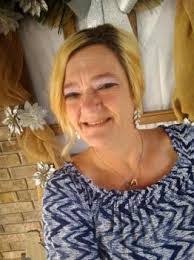 Renee Edmonds's Instagram, Twitter & Facebook