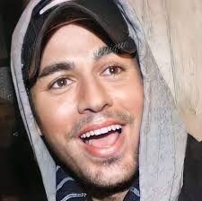 Good evening official group #enriqueiglesias With his Family and Izabell  Presley Muther ❤️❤️❤️ and group ❤️❤️❤️