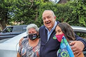 O vermelho é o sol nascente e o sacrifício feito pelo povo do país pela independência. Com Casos De Covid Em Alta Ministerio Publico Questiona Geral