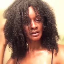 Going fast… ✨ Our Holiday Advent Calendar is packed with 12 full-size  Kitsch must-haves! Grab one for yourself and someone you love before it's  gone! 😉🎁