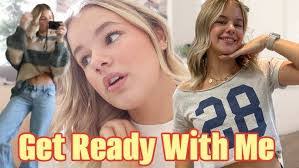 Kimberly Wheelock's Instagram, Twitter & Facebook