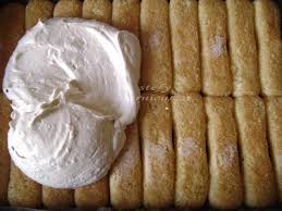 Din categoria prajiturilor rapide si fara coacere va prezint prajitura vara nu coc dar am ceva bun….eu vara coc dar uneori trebuie sa improvizam ceva. Prajitura Cu Piscoturi Si Mousse De Cafea Fara Coacere Galerie Foto 3