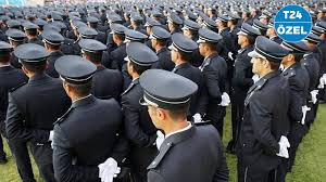 Bunların her biri birbirinden değişik beyinlere sahip kişilerdir. Polis Akademisi Mezuniyet Toreni Cami Kulliyesinde