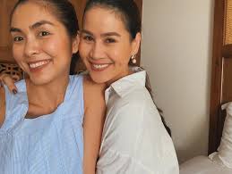 Tăng Thanh Hà chúc mừng sinh nhật Thân Thúy Hà nhưng ai cũng chú ý vào nhan  sắc mộc mạc