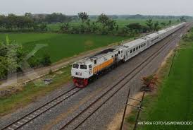 Jika untuk kereta pertama biar kecil, asalkan hidup senang. Sebelum Naik Kereta Api Jarak Jauh Di Masa Ppkm Darurat Yuk Cermati Aturannya