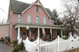 Theater Review Fun Home Beech Creek Comes To New York Victorian Wallpaper Victorian Homes Funeral Home