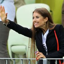 Cathy was born in dachau, near munich, in 1988. Cathy Hummels So Freizugig Zeigt Sich Die Influencerin Auf Instagram Panorama