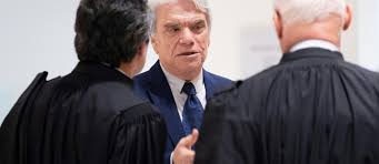 Bienvenue sur ma page officielle. Cinq Ans De Prison Ferme Requis Contre Bernard Tapie Pour Escroquerie Le Point