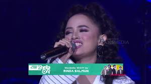 5 Hari Bersamanya Ft Wizzy Konser Kisah Klasik Sheila On 7 14 09 18 Youtube