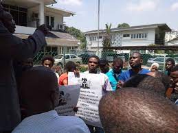 Nigerians in malaysia protest to the nigeria embassy malaysia, over issues that has been affecting nigerians in malaysia, lots of cases of nigerians dying. Nigerians In Malaysia Protest Extortion Torture By Embassy Officials Bellanaija