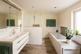 Hier die fliese amazon von dem markenhersteller casatiles. Badezimmer In Impfingen Fliesen In Holzoptik Thissen