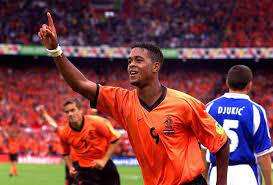 Blijf op de hoogte van de nieuwste collectie, aanbiedingen, sporttips en sportnieuws! De Meest Memorabele Ek Duels Van Oranje Nederlands Voetbal Ad Nl