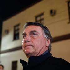 Após repercussão negativa de corte no Farmácia Popular, Bolsonaro promete  recompor verba em 2023