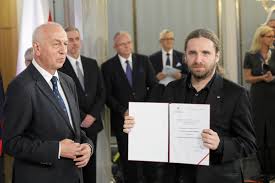 Posłowie mieli do wyboru kandydatkę pis lidię staroń i wspólnego kandydata opozycji prof. Dobromir Sosnierz Polityk Informatyk Konfederacja Korwin Wiadomosci