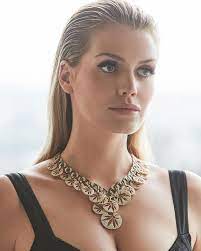 In 2018, spencer became the spokesmodel for the italian jewellery brand bvlgari. Kitty Spencer Kitty Spencer Fotos E Videos Do Instagram Lady Kitty Spencer Kitty Spencer Lady Eliza Spencer