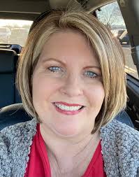 I went a little shorter and blonder❤️. Does it look too thick