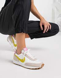 Nike asks you to accept cookies for performance, social media and advertising purposes. Nike Daybreak Cremefarbige Sneaker Mit Gummisohle Asos