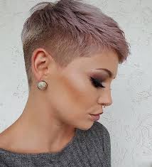 Vyberte si sukně pro plnoštíhlé z bohaté nabídky největších trendů. 350 Kratke Ucesy Ideas Kratke Ucesy Ucesy Kratke Vlasy