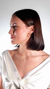 A Riviera with a twist. ✨ Wondering what's new in the showroom? A classic  piece setting is updated here with black rhodium, which adds that antique  Art-Deco contrast with the warm yellow