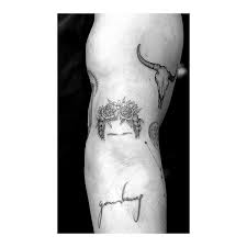 Each temporary tattoo comes as a set of 2 of the same color or size. Frida Kahlo Tattoo Fridakahlo Fridakahlotattoo Linework Lineworktattoos Dotworktattoo Minimalisttattoo Artist X Plum Tattoo Styles Tattoos Minimal Tattoo