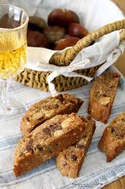 Prendere una ciotola e versarvi la farina insieme al sale. Cantuccini Con Farina Di Castagne E Cioccolato Mammachechef