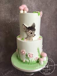 Bambi Birthday Cake By Ana Saboia De Castro First Birthday Cakes Girls First Birthday Cake Woodland Birthday Cake
