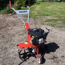 Prezentowana glebogryzarka benzynowa hecht 7100 set oferowana w praktycznym zestawie jest idealna. Hecht 746 Benzin Gartenhacke Fur Mittlere Bis Grosse Beetflachen