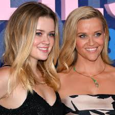 23 years later, she gave birth to her clone. Reese Witherspoon Celebrates Daughter Ava Phillippe S 21st Birthday With New Lookalike Photo Allure