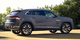 The base atlas s trim sports a powerful and efficient 2.0l turbo engine that cranks out 235 horsepower. Volkswagen S Five Seat Atlas Cross Sport Coming To American Roads