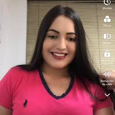 Damaris Trochez's Instagram, Twitter & Facebook