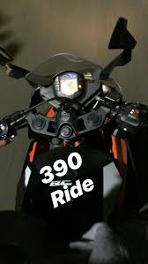 Pin Samiksha Bike Photo Bike Photoshoot Cute Couples Hugging