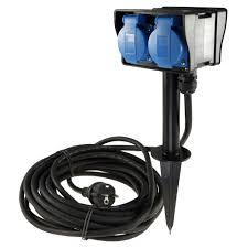 Das bedeutet, dass sie die das gilt vor allem für steckdosen, die sie im garten oder an der außenseite von haus oder garage. Gartensteckdose 4 Fach Mit Erdspiess Fur Aussen Ip44 Kabel 10m 4 Schuko Steckdosen