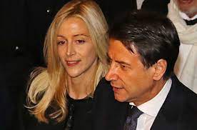 5 hours ago · olivia paladino e la sorella cristiana avrebbero intestate dal padre quote societarie ben più grandi di quelle del fratellastro, cioè il 47,5% a testa, che corrisponderebbe a 118 milioni di euro. Olivia Paladino Chi E Quanto Guadagna Patrimonio Cifre