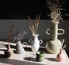 Comment Fabriquer Un Vase Graphique Sans Tour De Potier Idees De Poterie Design En Ceramique Poterie Vintage