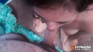 Секс-видео крупным планом домашней юной пары в любительском видео