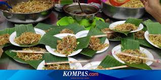 Namun, bila tanpa pisang di tengahnya seperti di harga kue keranjang daun pisang lebih mahal, lantaran proses pembuatannya lebih rumit dan kue. Kenapa Orang Medan Suka Pakai Daun Pisang Untuk Alas Makan