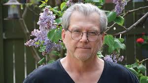 Yvon Roy, le frère de Gildor et Maxim, rêve que Luc Dionne lui offre un  rôle dans «Dumas»