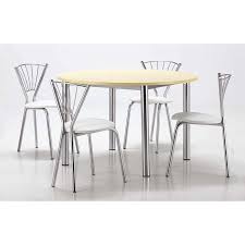L'essentiel est de ne pas se sentir à l'étroit et de pouvoir circuler facilement pour apporter des plats. Chaise De Cuisine Contemporaine En Synthetique Et Metal Sandra 4 Pieds Com