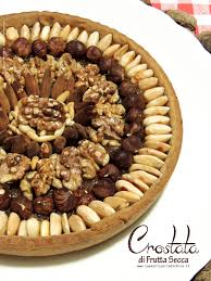 La crostata senza glutine alla frutta secca è un dolce rustico e ad alto tasso di soddisfazione. La Pasticceria Di Chico Crostata Di Frutta Secca