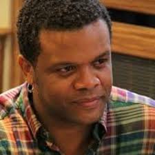 Listen to Barikad Crew