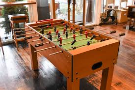 Die spielzeit ist üblicherweise zweimal 45 minuten, zuzüglich nachspielzeit sowie gegebenenfalls verlängerung und/oder elfmeterschießen. Foosball Table And The Great Reasons You Should Get One Fad Magazine