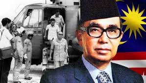 He held several malaysian ministerial posts and was appointed as the second deputy prime minister in 1970 by then prime minister tun abdul razak. Former Pm Tun Razak Was Kind Simple And Even Went To School Barefoot Says Aide