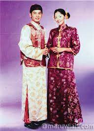 Samfoo dipakai oleh lelaki berketurunan cina. Pakaian Tradisional Melayu Shariffahaj