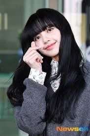 Pin By Coco On B L A C K P I N K Fashion Airport In 2020 Blackpink Kpop Girls Lalisa Manoban