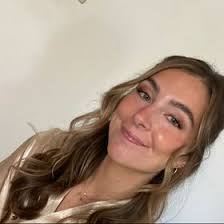 Anna Decker's Instagram, Twitter & Facebook