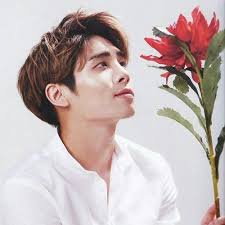 In 2010 he joined the project group s.m. ì¢…í˜„ Jonghyun Story Op 2 Full Album By Minty 5