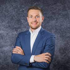 Glynne was charged on july 2 for failing to wear a mask without reasonable excuse, being a public nuisance, and using threatening words towards a public. Benjamin Fasel Product Manager Industrial Memory Solutions Glyn Gmbh Co Kg Xing