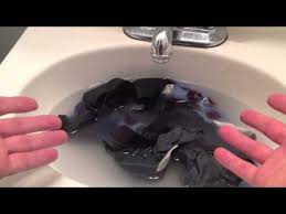 how to do laundry in your sink, by hand